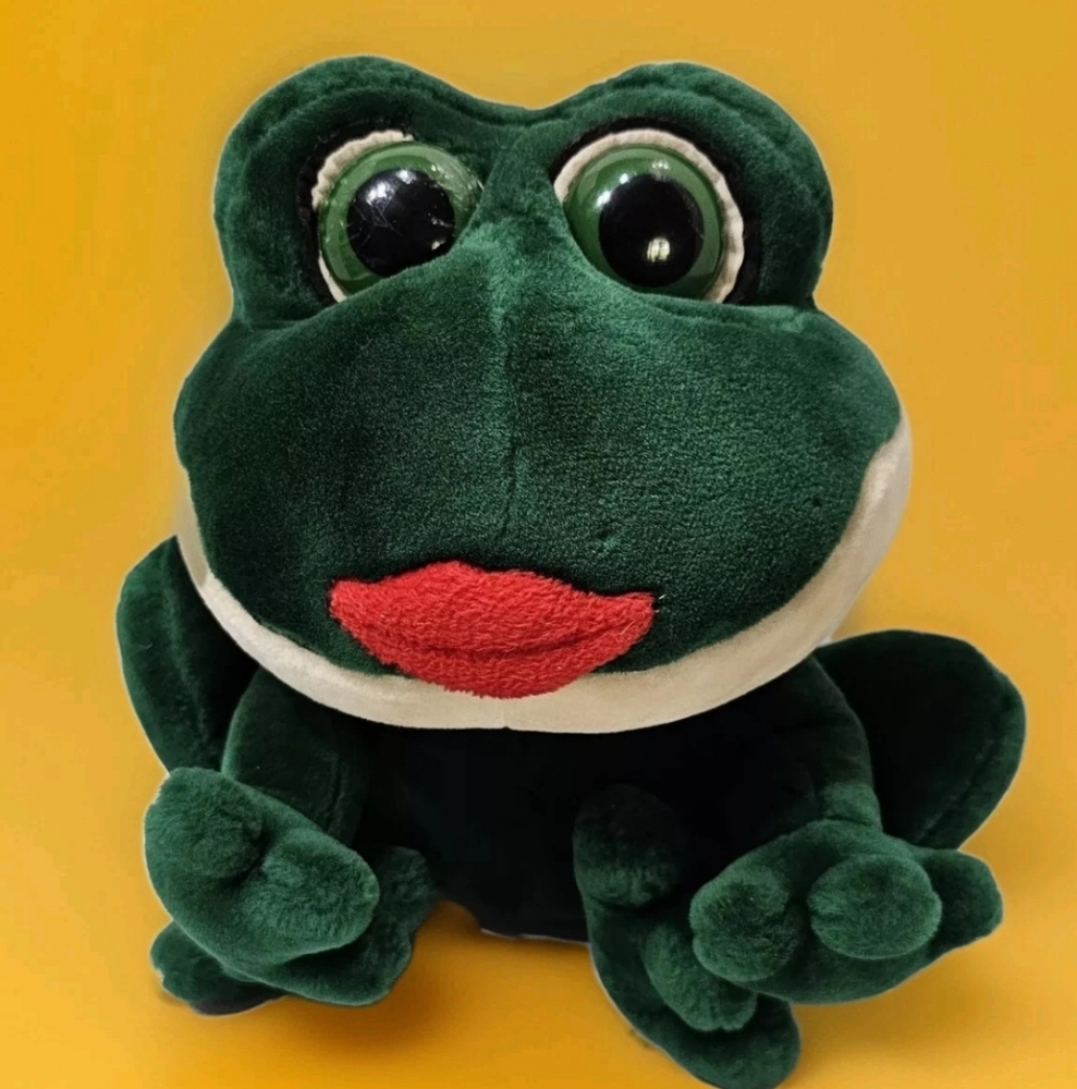 Vintage Russ Berrie Smooches Green Frog Lips Plush 10" Sitting No Sound READ